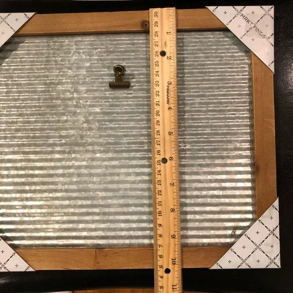 Rustic farmhouse style wooden frame w/corrugated metal & photo clip - Picture 10 of 10